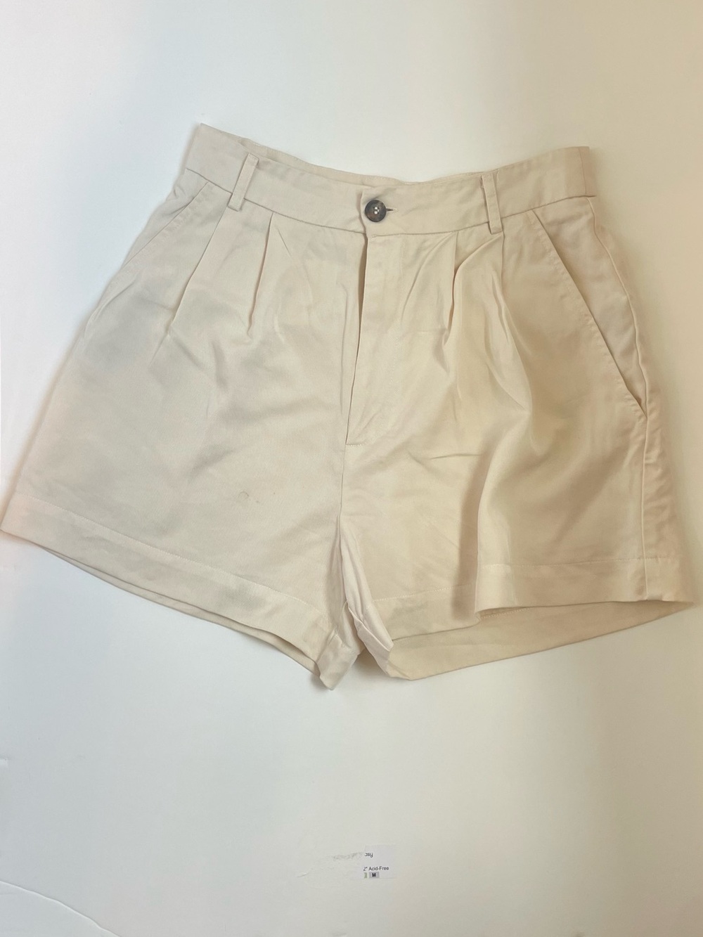Reformation Cream Tencel Pleated Shorts, Size 4